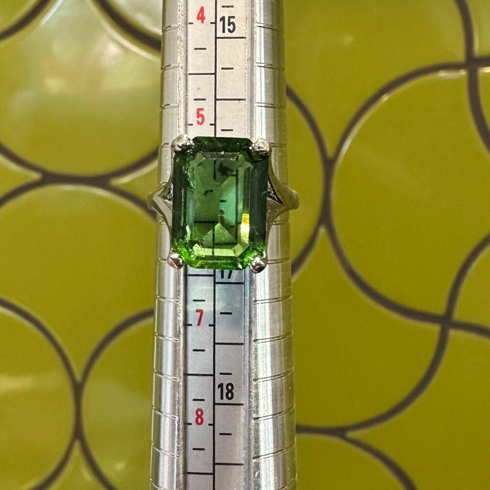 Large Green Gemstone Ring sz 6, with 18k GE Band - Picture 6 of 9